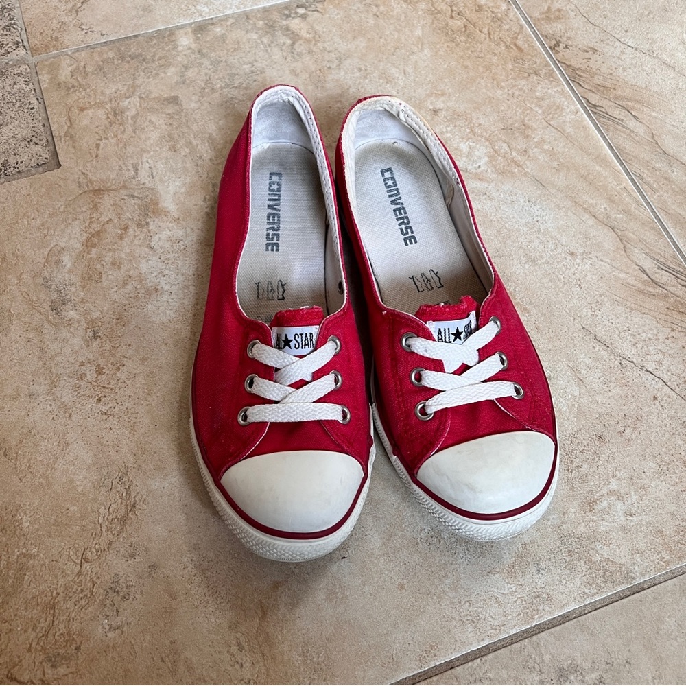 CONVERSE shoe size 8